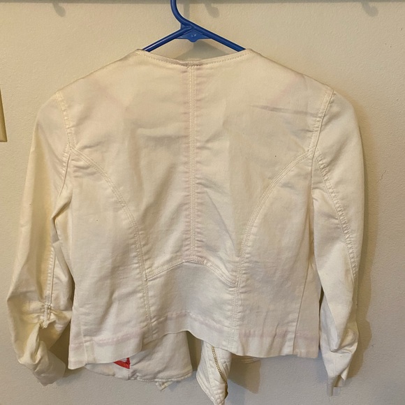 Small White jacket - Picture 3 of 3